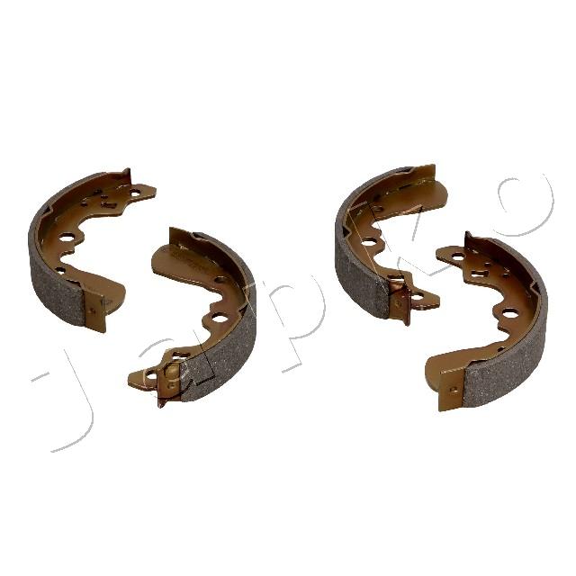 55813
