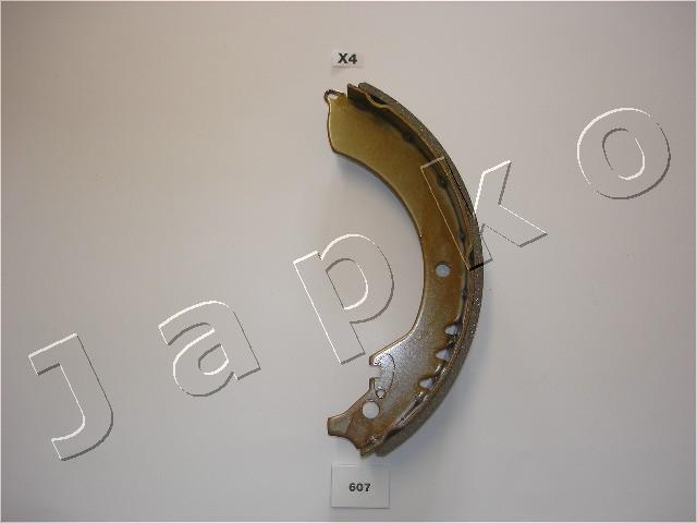 55607