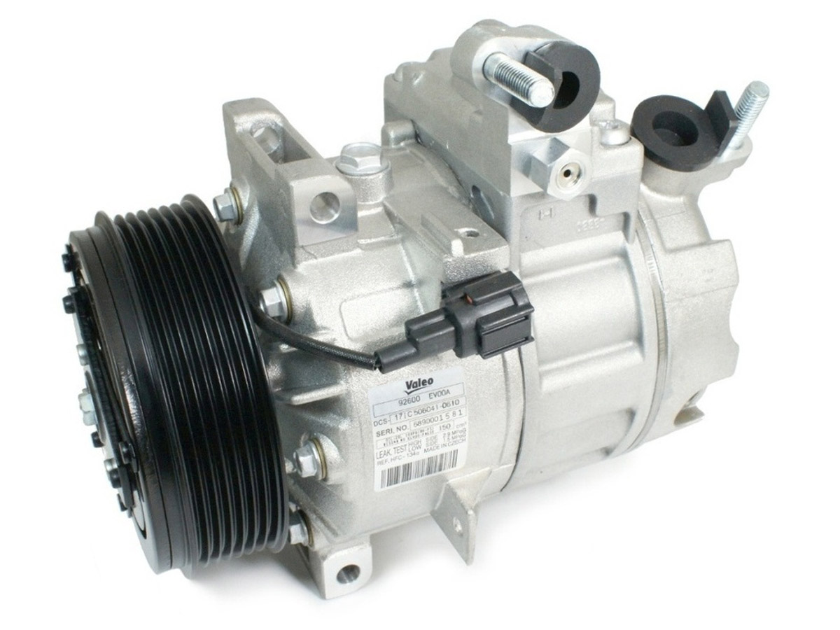 EKL32942