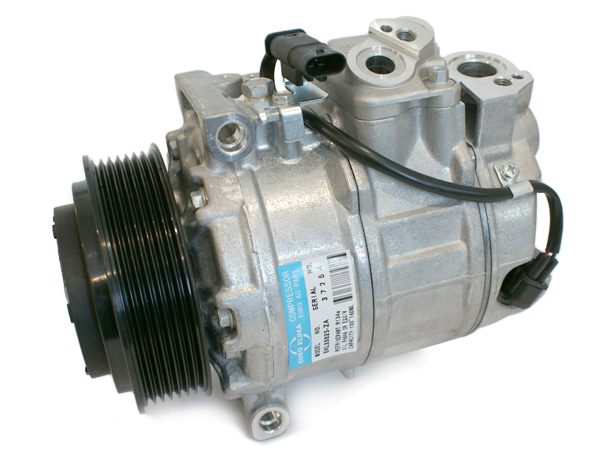 EKL33825