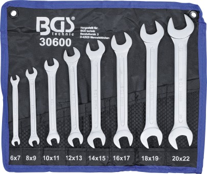 30600